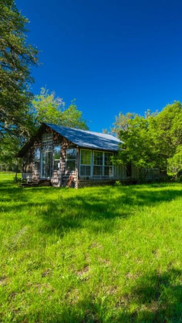 New Listing | Lynch Ranch in Wimberley, Texas offers a prime Hill Country setting between Blanco and Wimberley with easy access to rivers, wineries, breweries, and nearby small towns. Set along a wet-weather creek with scenic pasture views, this ranch presents a rare opportunity to own a versatile piece of the Texas Hill Country.

Listing Details | republicranches.com/properties/texas/hill-country/lynch-ranch

#HillCountry #TexasRanches #RanchRealEstate